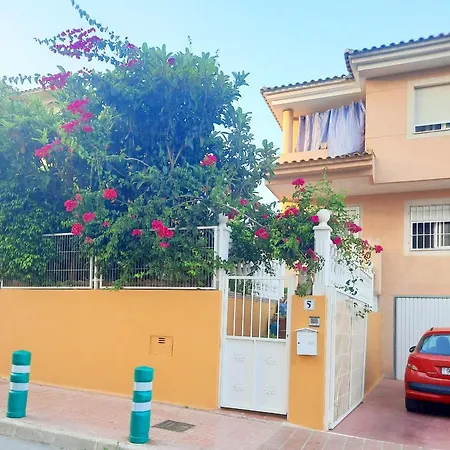 Luminoso Homestay L'Alfas del Pi