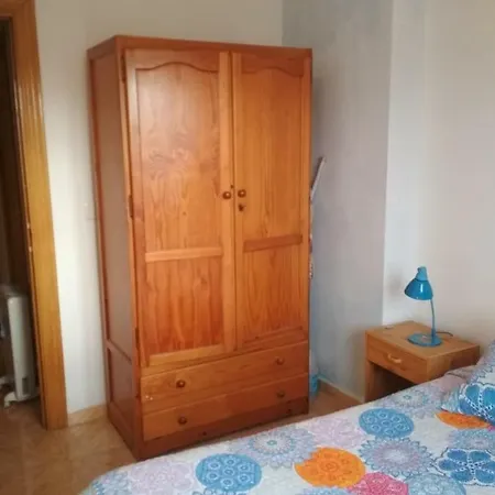 ホームステイ Luminoso ラルファス・デル・ピ